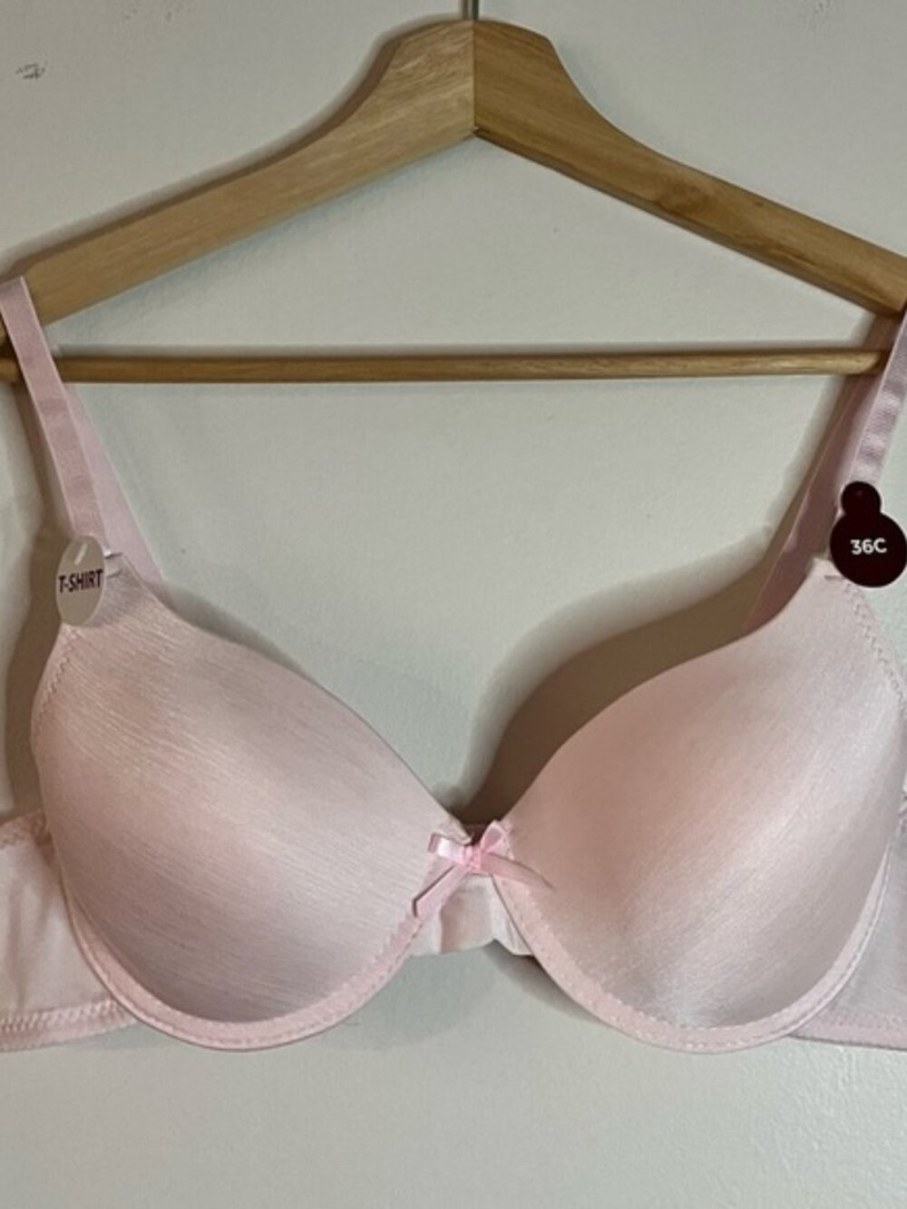 NWT Carisma Light Pink T-Shirt Bra – 36C Underwire Lightly Padded